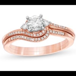 1/4 CT. T.W. Diamond Three Stone Bridal Set in 10K Rose Gold